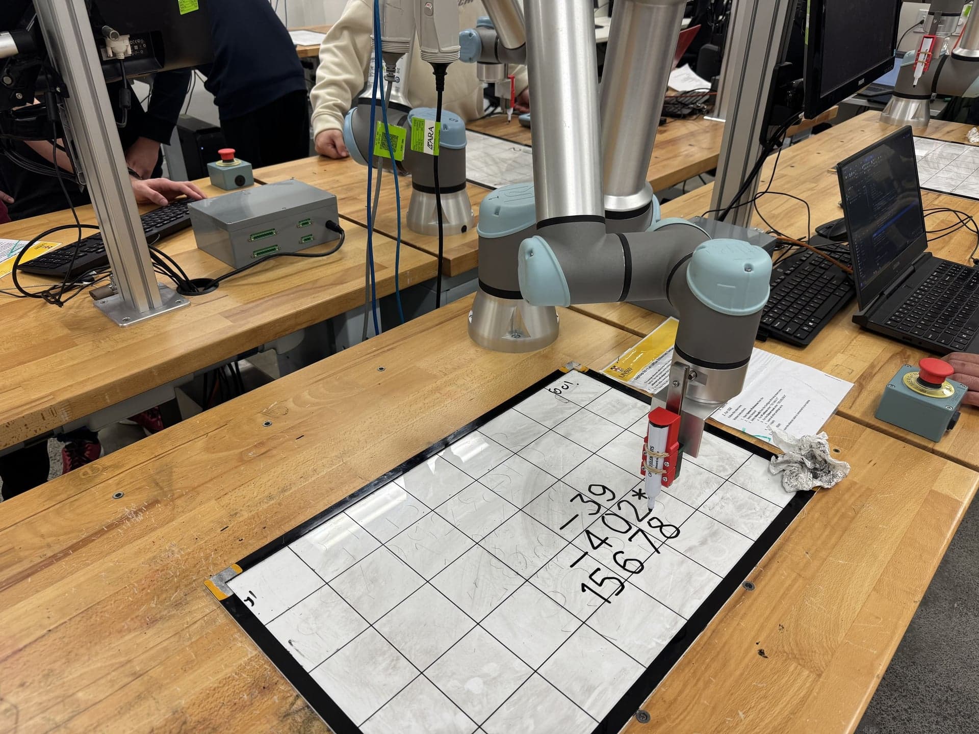 UR5e robotic writing system photo 2